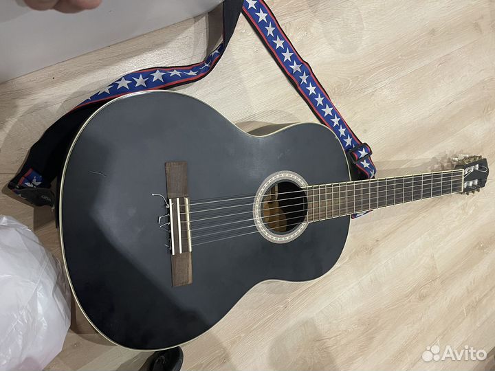 Акустическая гитара