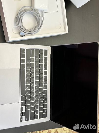 Ноутбук Macbook Air M2 2022 8 CPU 10 GPU 8/512 Gb
