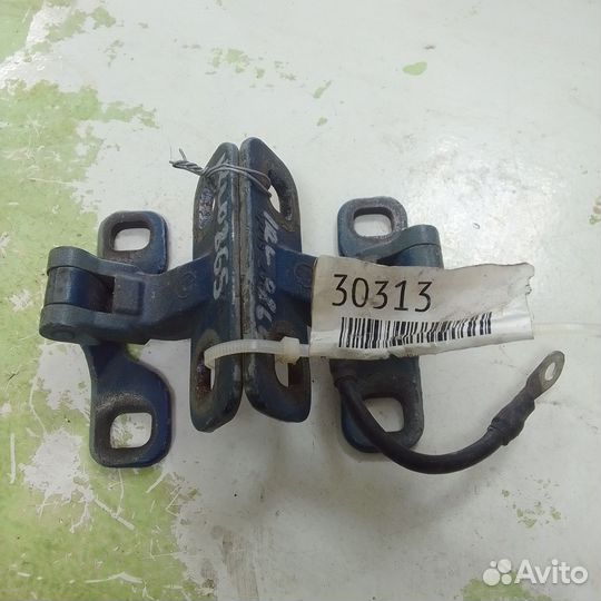 Петля двери багажника BMW X5 E53