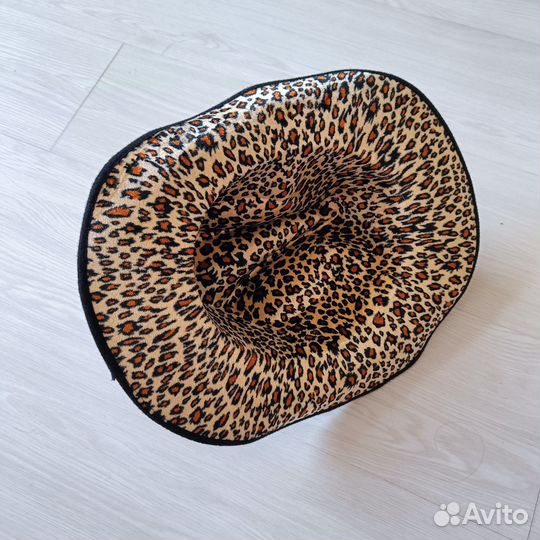 Продам новую карнавальную шляпу