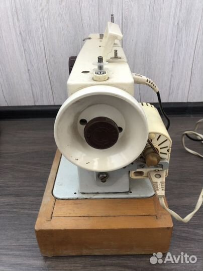 Швейная машина Чайка 134А