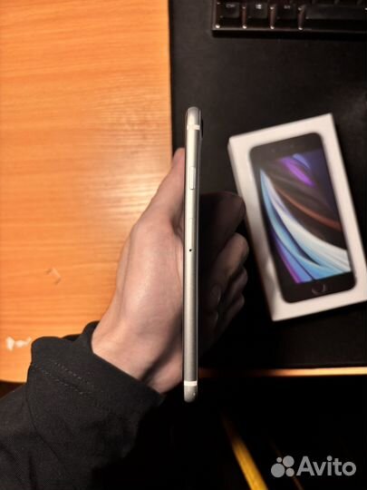 iPhone SE (2020), 128 ГБ
