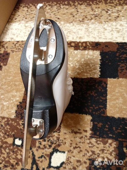 Коньки фигурные 31 р-р для девочки