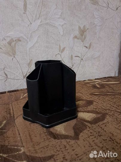 Подставка под канцелярию