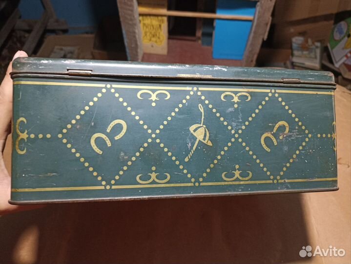 Жестяная коробка из под печенья дореволюционная