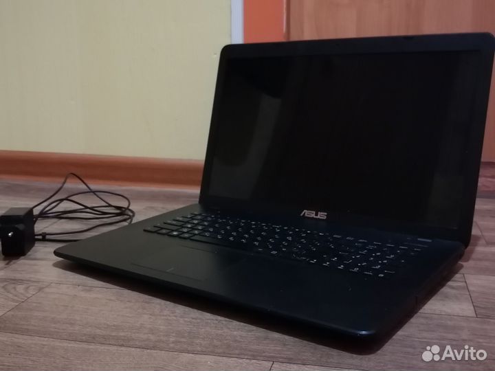 Ноутбук asus