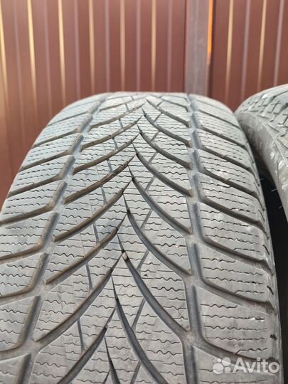 Goodyear UltraGrip Ice 2 215/55 R17 98T