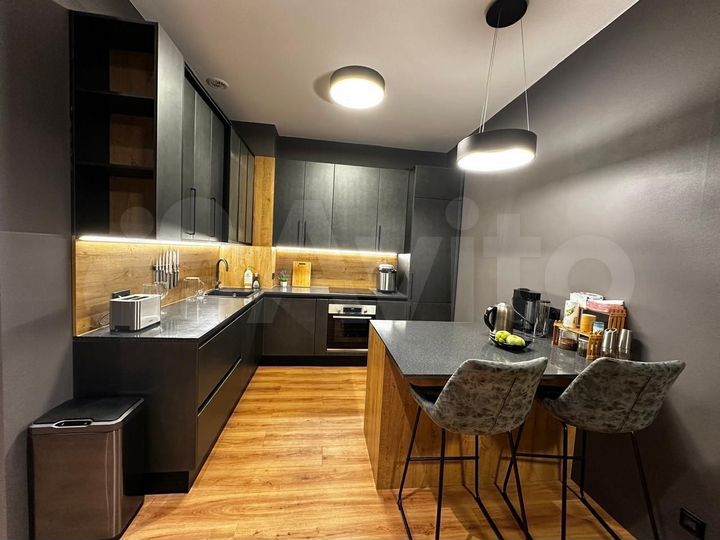 2-к. квартира, 55 м², 2/10 эт.