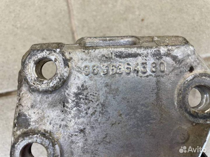 Опора двигателя Peugeot 307 2001-2008