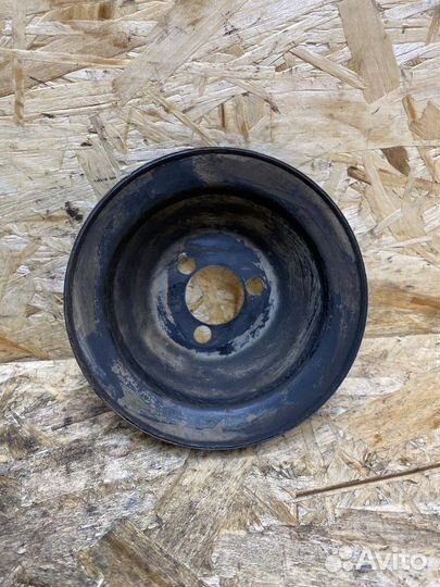 Шкив помпы audi 80 b3
