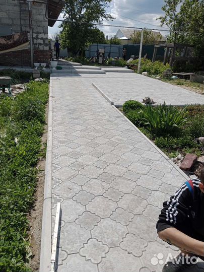 Укладка тротуарной плитки