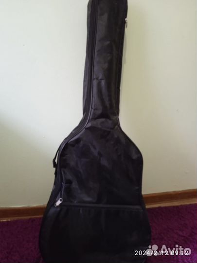 Акустическая гитара