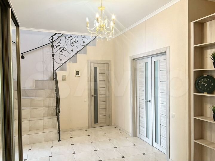 4-к. квартира, 120 м², 3/4 эт.