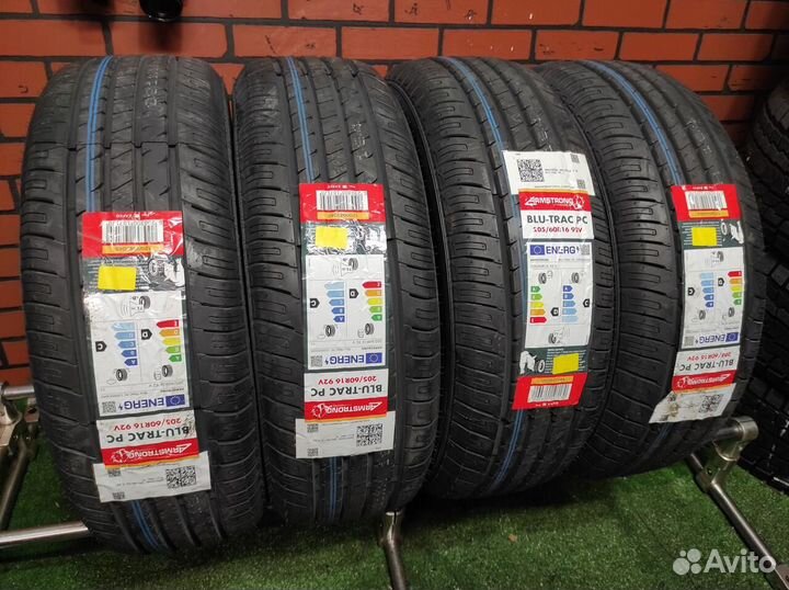 Armstrong Blu-Trac PC 205/60 R16 92V