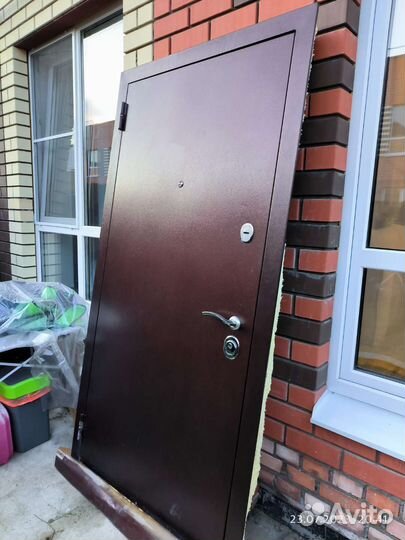 Дверь входная металлическая