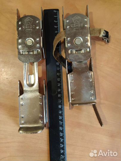 Коньки детские двухполозные, шайба хоккейная СССР