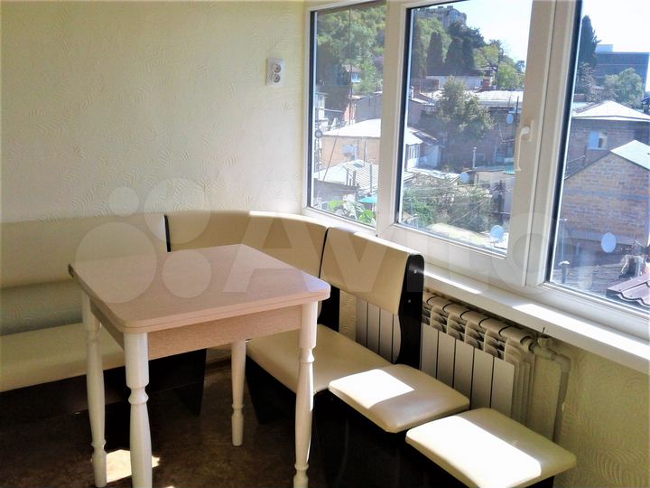 2-к. квартира, 40 м², 2/2 эт.