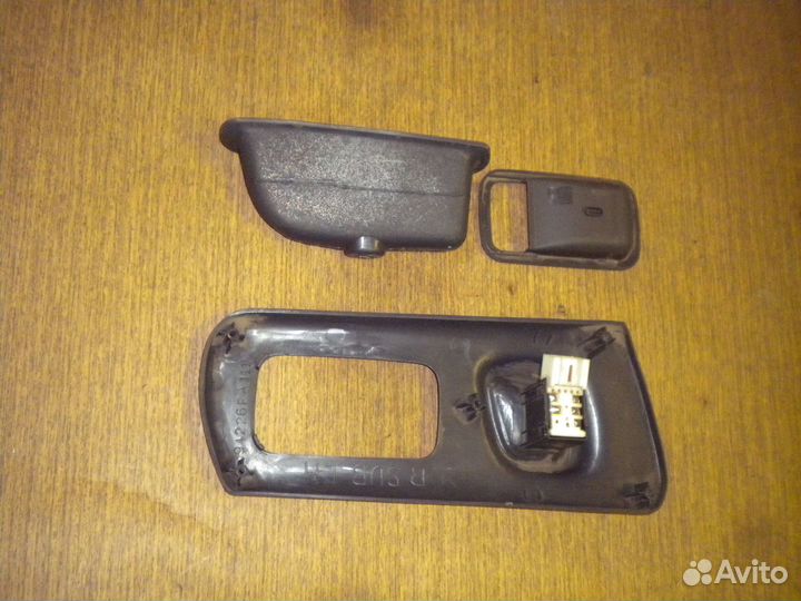 Накладка правой ручки Subaru Impreza GF2