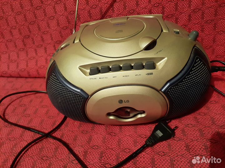 Магнитола LG CD-321 AX