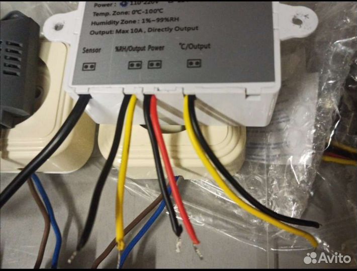 Реле регулятор температуры и влажности воздуха