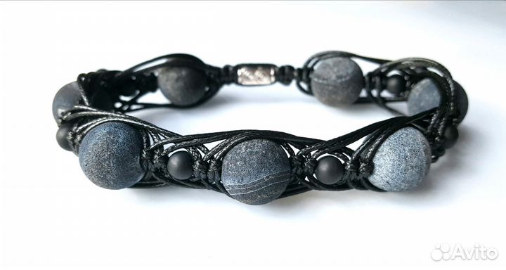 Мужские браслеты из камня