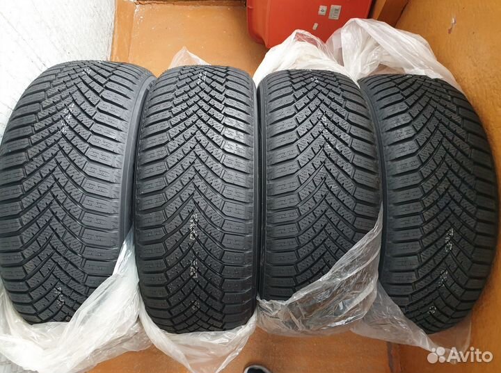 Yokohama BluEarth Winter V906 225/55 R17 101V