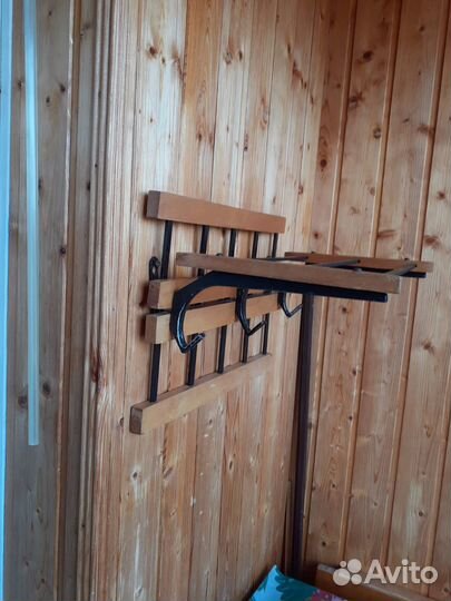 Вешалка с полкой для головных уборов