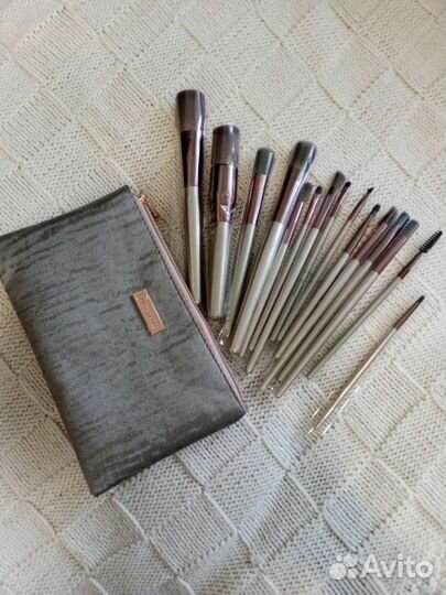 Набор кистей для макияжа