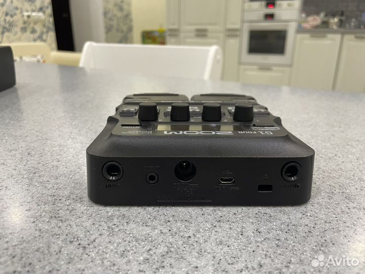 Гитарный процессор zoom G1 Four