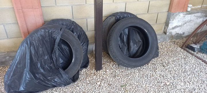 Bridgestone Dueler H/T 843 215/60 R17 96