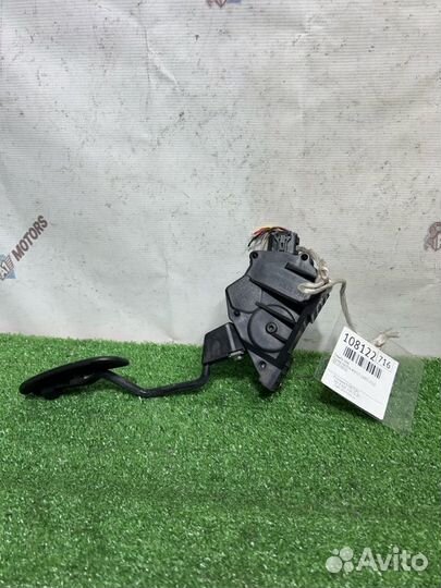 Педаль газа Toyota Vellfire ANH20 2azfe 2010