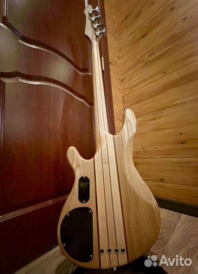 Бас-гитара Ashtone ABT-404