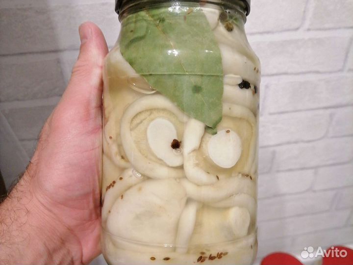 Грибы грузди соленые бочковые