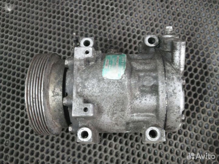 Компрессор кондиционера Renault Logan