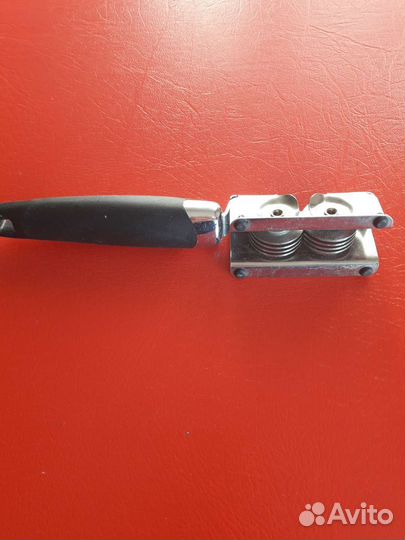 Точилка для ножей металлическая