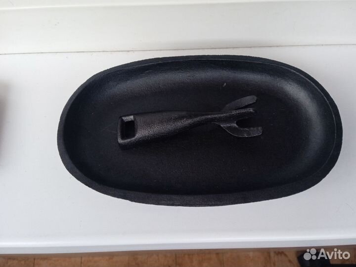 Сковорода чугунная на подставке