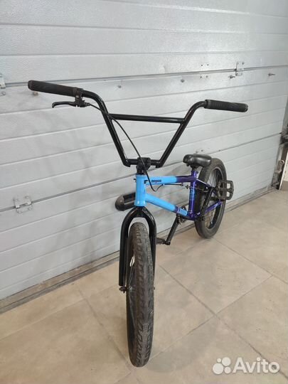 Трюковой велосипед BMX