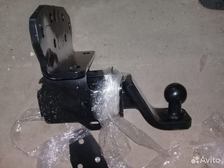 Фаркоп на toyota land cruiser 200