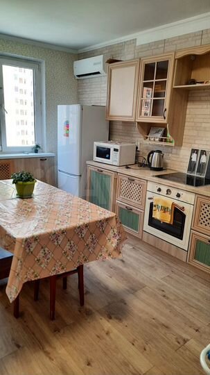 2-к. квартира, 64 м², 8/16 эт.