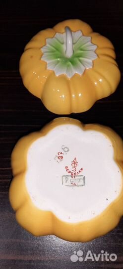 Фарфоровая статуэтка соусница 