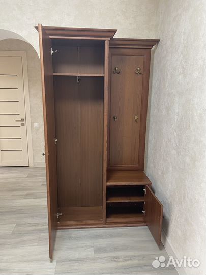 Продаётся прихожая