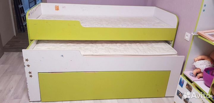 Двухъярусная выдвижная детская кровать с матрасами