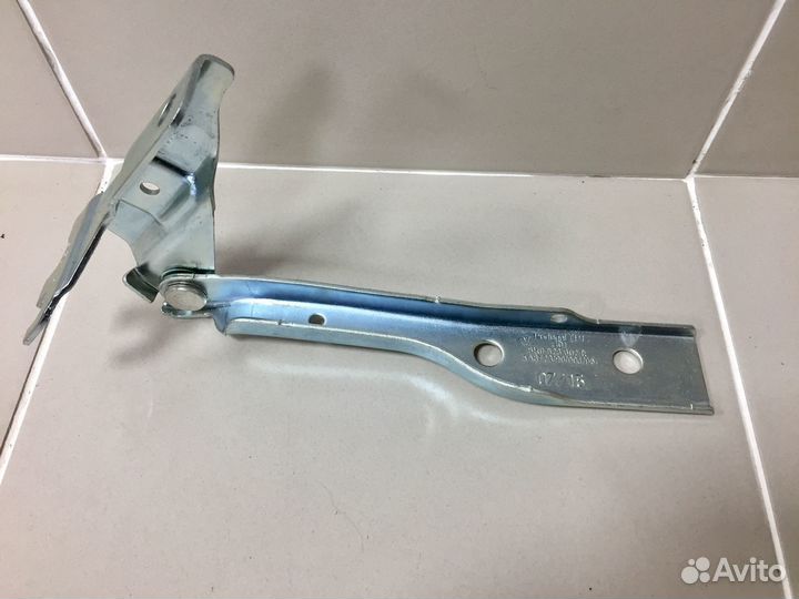 Петля капота правая VW polo HB 2009 - / SED 2011