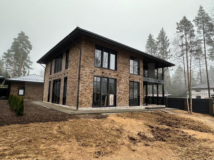 Дом 400 м² на участке 10 сот.