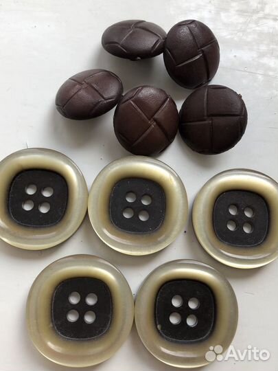 Пуговицы разные