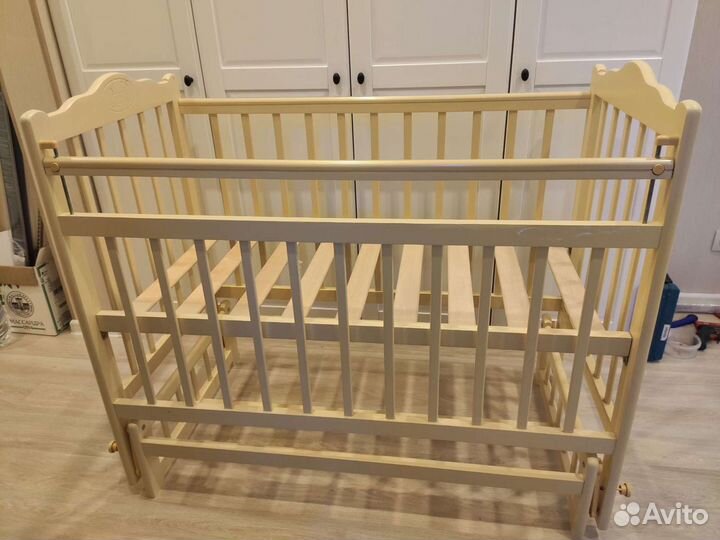 Детская кроватка Наша Мама с маятником