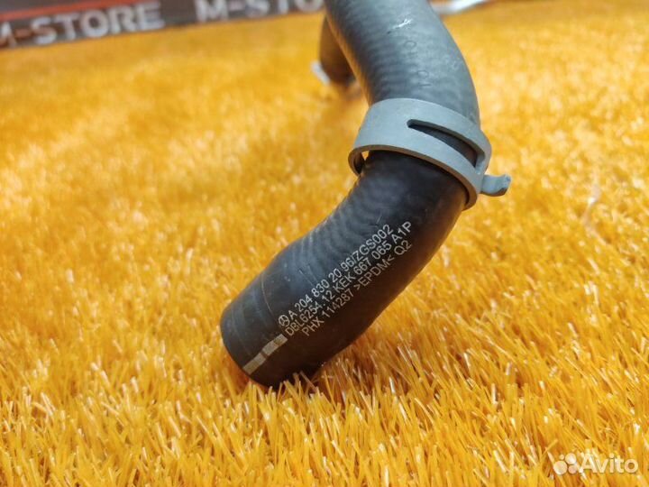 Патрубок системы охлаждения Mercedes-Benz E-Class