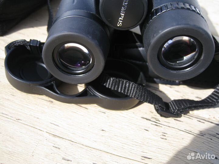 Бинокль Olympus 10х42