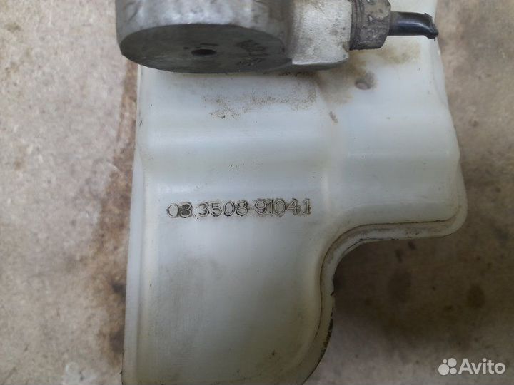 Бачок главного тормозного цилиндра Ford Focus 2