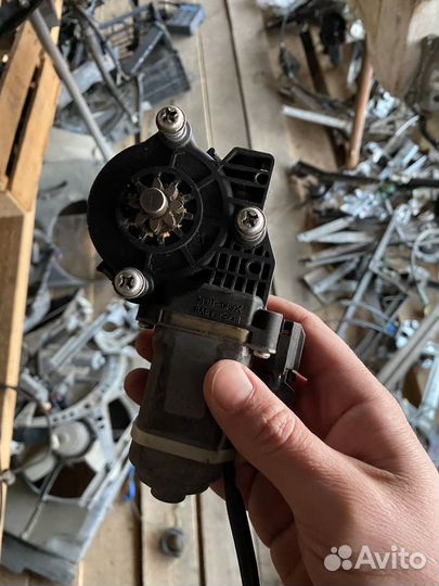 Шевролет Авео Т250 моторчик стеклоподьемника